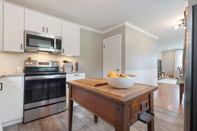 923 Shauna Dr, Nashville, TN 37214