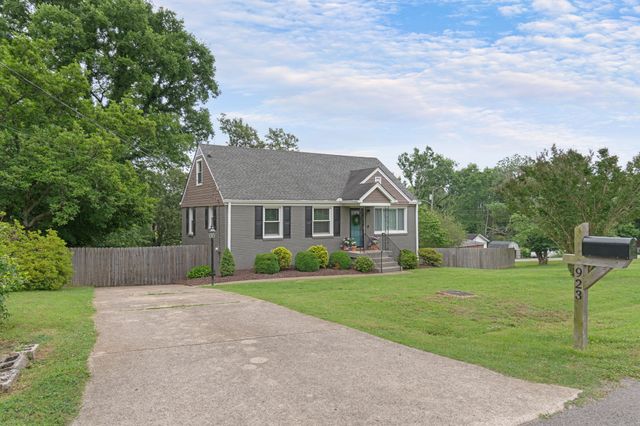 923 Shauna Dr, Nashville, TN 37214