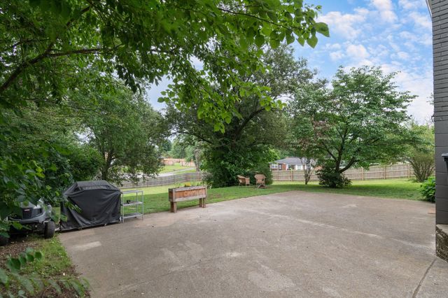 923 Shauna Dr, Nashville, TN 37214
