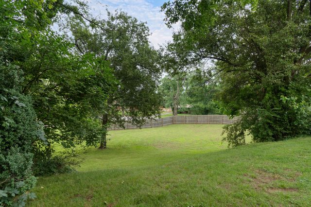 923 Shauna Dr, Nashville, TN 37214