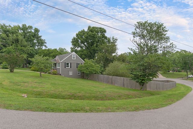 923 Shauna Dr, Nashville, TN 37214