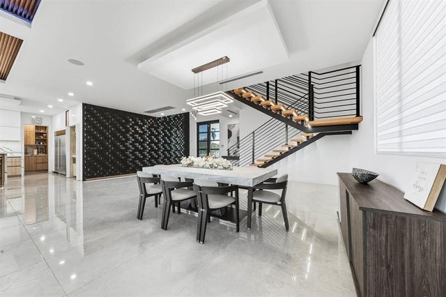 2581 NE 50th Street, Lighthouse Point, FL 33064