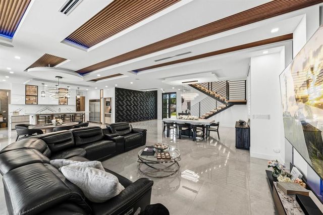 2581 NE 50th Street, Lighthouse Point, FL 33064