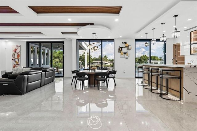 2581 NE 50th Street, Lighthouse Point, FL 33064