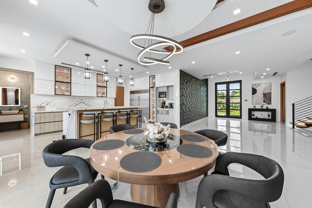 2581 NE 50th Street, Lighthouse Point, FL 33064