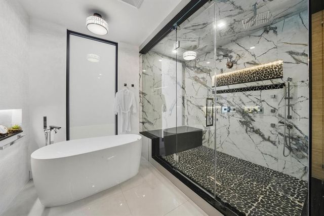 2581 NE 50th Street, Lighthouse Point, FL 33064