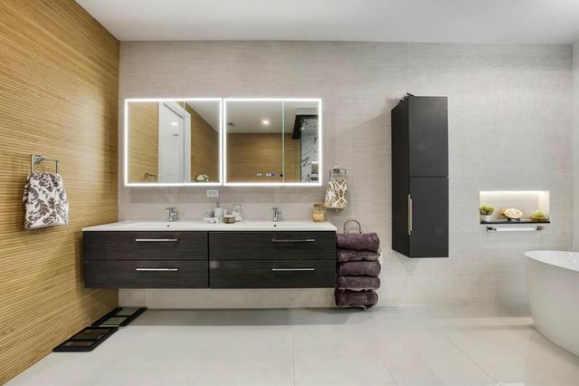 2581 NE 50th Street, Lighthouse Point, FL 33064