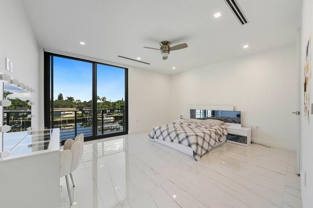 2581 NE 50th Street, Lighthouse Point, FL 33064