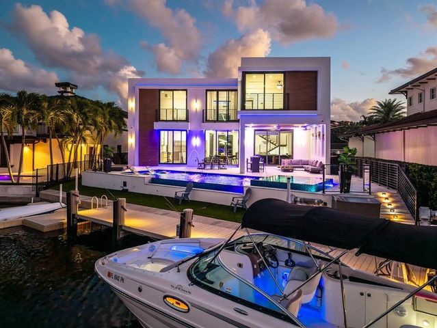 2581 NE 50th Street, Lighthouse Point, FL 33064