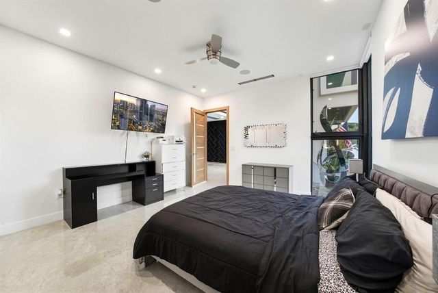 2581 NE 50th Street, Lighthouse Point, FL 33064