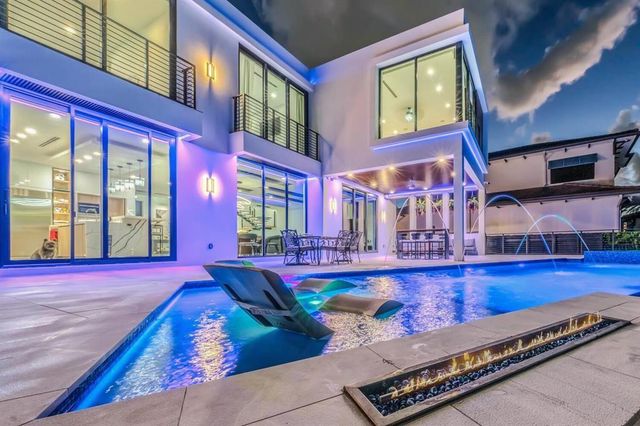 2581 NE 50th Street, Lighthouse Point, FL 33064