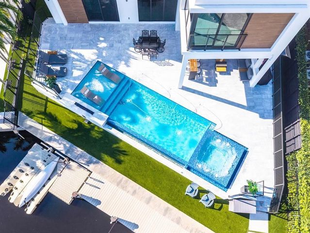 2581 NE 50th Street, Lighthouse Point, FL 33064