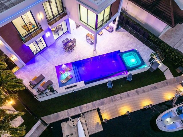 2581 NE 50th Street, Lighthouse Point, FL 33064