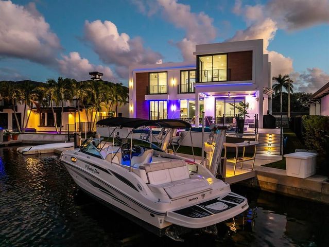 2581 NE 50th Street, Lighthouse Point, FL 33064