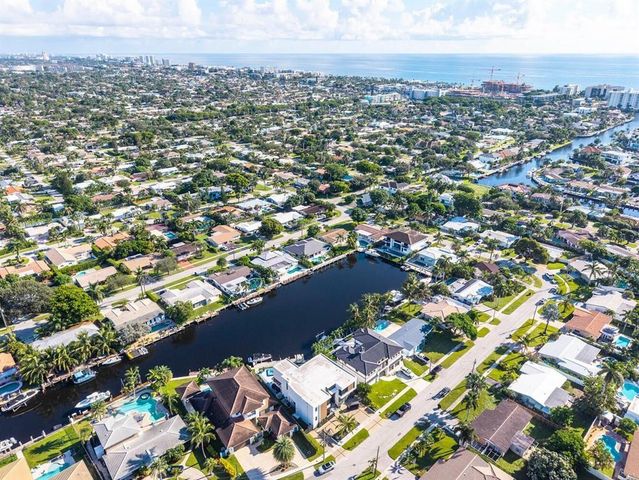 2581 NE 50th Street, Lighthouse Point, FL 33064