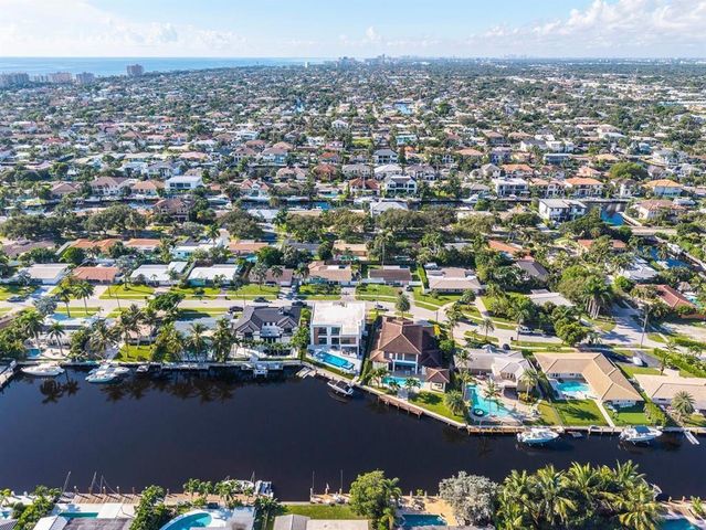 2581 NE 50th Street, Lighthouse Point, FL 33064