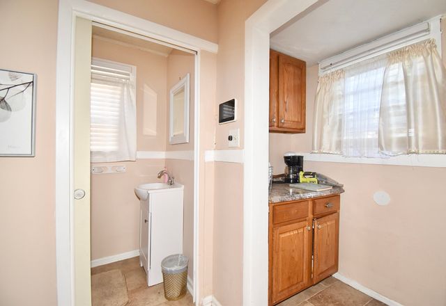 1245 Bay St, Springfield, MA 01109