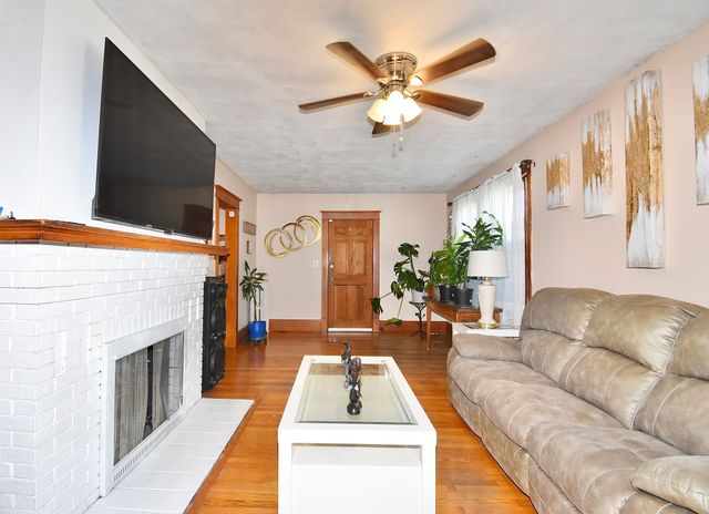 1245 Bay St, Springfield, MA 01109