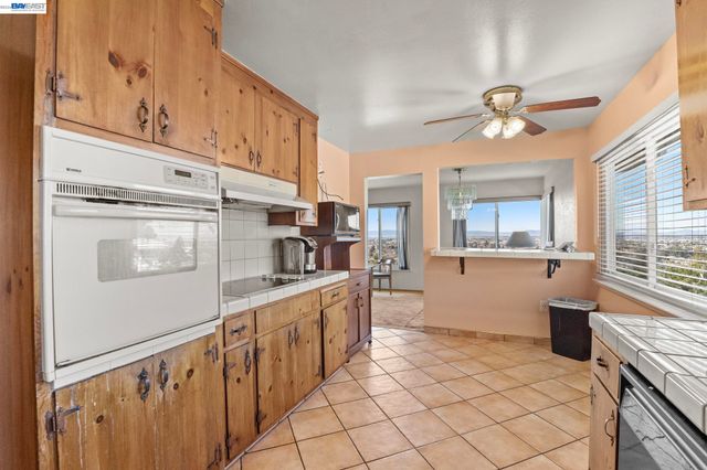 8445 Aster Ave, Oakland, CA 94605