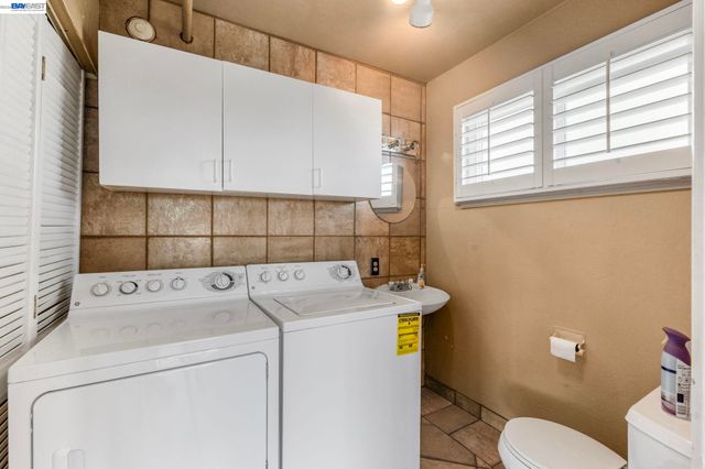 8445 Aster Ave, Oakland, CA 94605