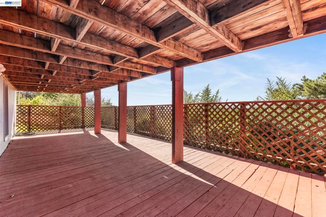 8445 Aster Ave, Oakland, CA 94605