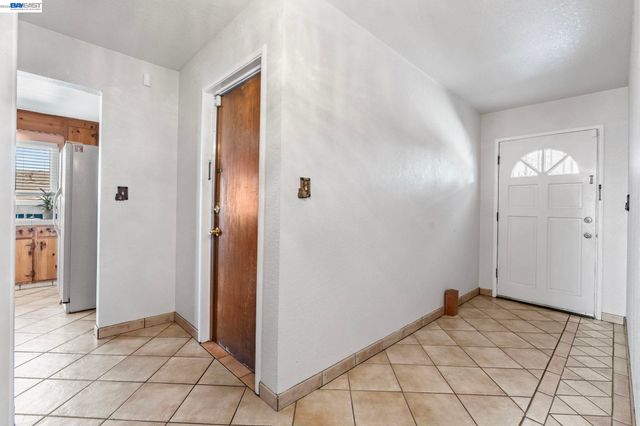 8445 Aster Ave, Oakland, CA 94605