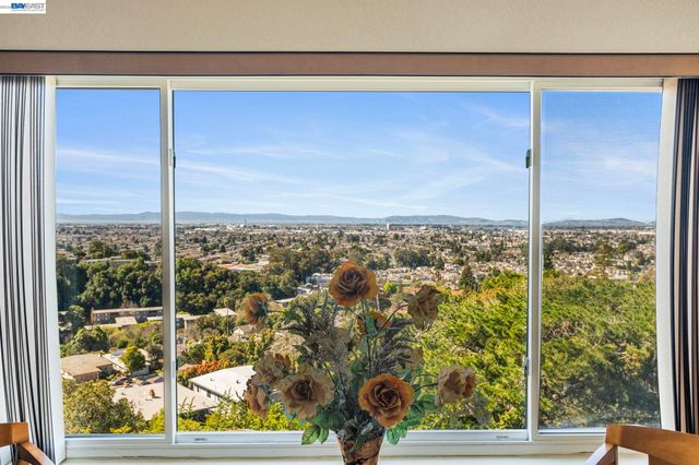 8445 Aster Ave, Oakland, CA 94605