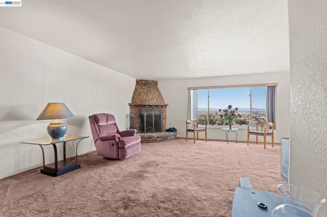 8445 Aster Ave, Oakland, CA 94605