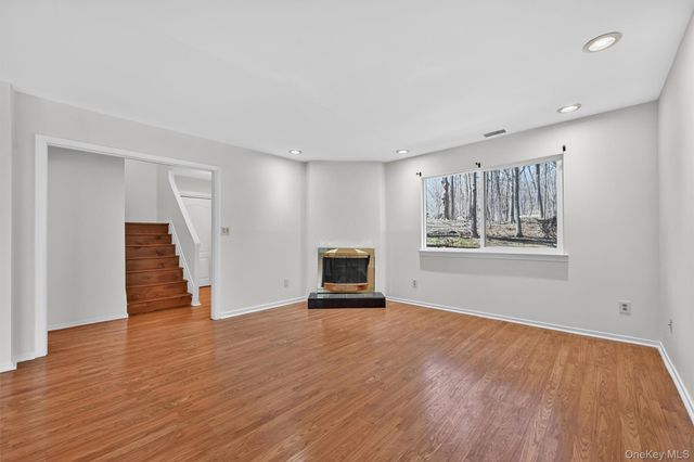 4 Aspen Court, Highland Mills, NY 10930