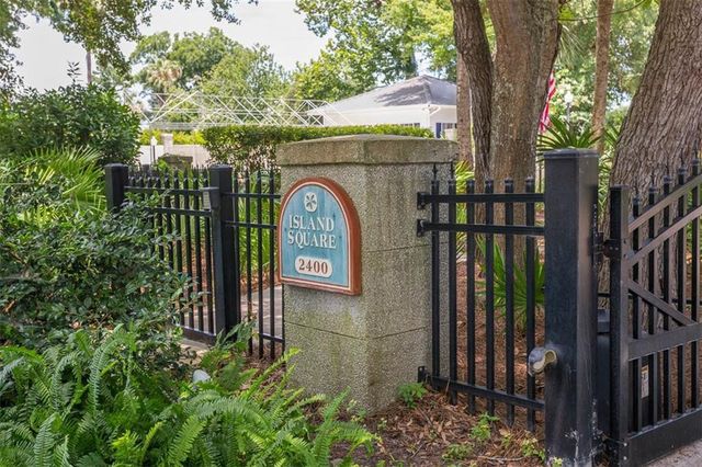 121 S Island Square Drive, St. Simons Island, GA 31522