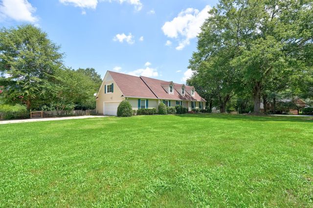 203 Bruton Place, Spartanburg, SC 29302