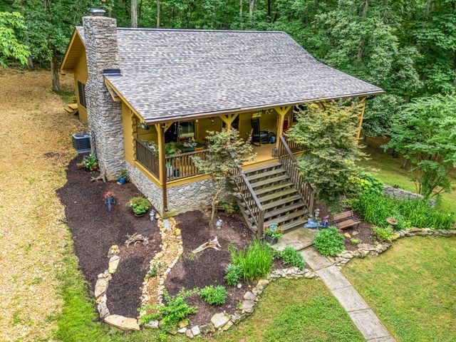 5833 Dewey Carr Rd, Bethpage, TN 37022