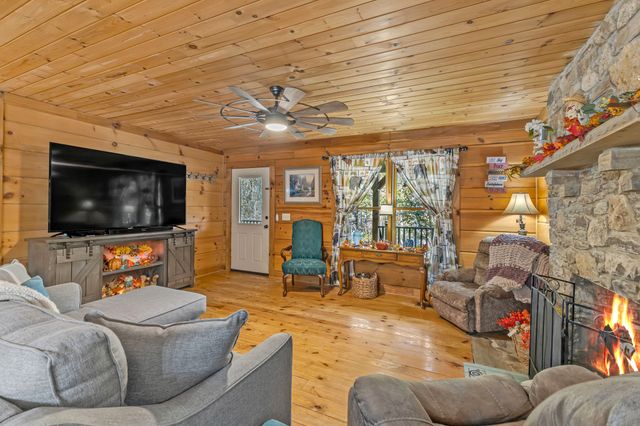 5833 Dewey Carr Rd, Bethpage, TN 37022