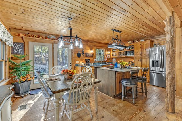 5833 Dewey Carr Rd, Bethpage, TN 37022