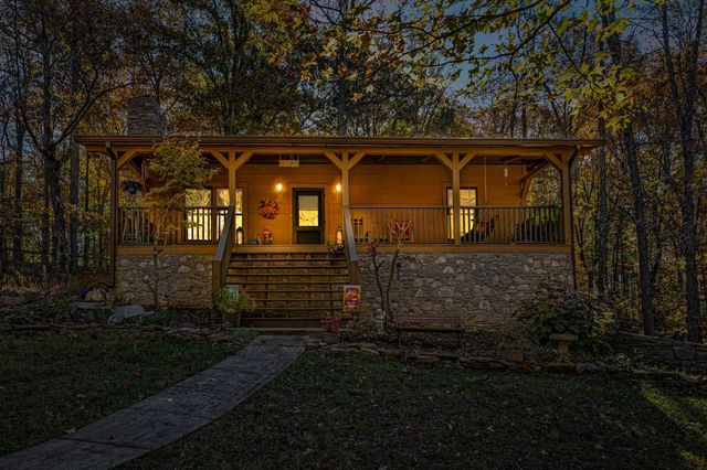 5833 Dewey Carr Rd, Bethpage, TN 37022