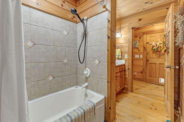 5833 Dewey Carr Rd, Bethpage, TN 37022