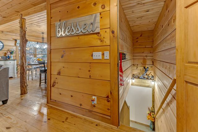 5833 Dewey Carr Rd, Bethpage, TN 37022