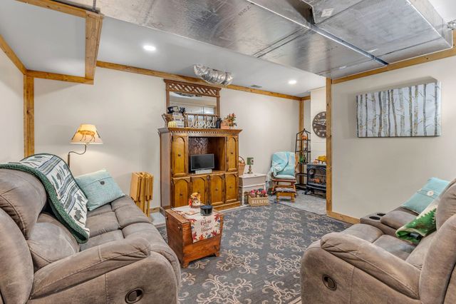 5833 Dewey Carr Rd, Bethpage, TN 37022