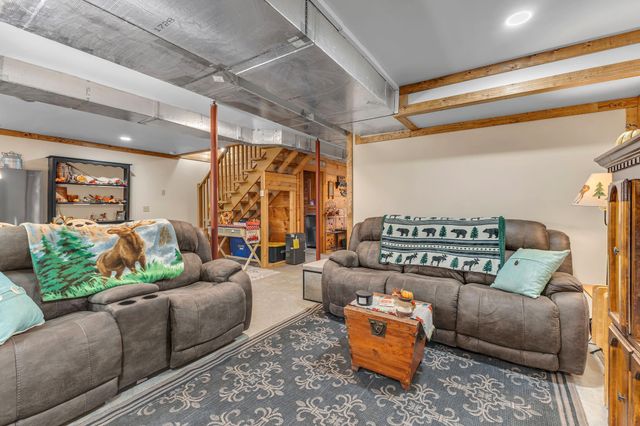 5833 Dewey Carr Rd, Bethpage, TN 37022