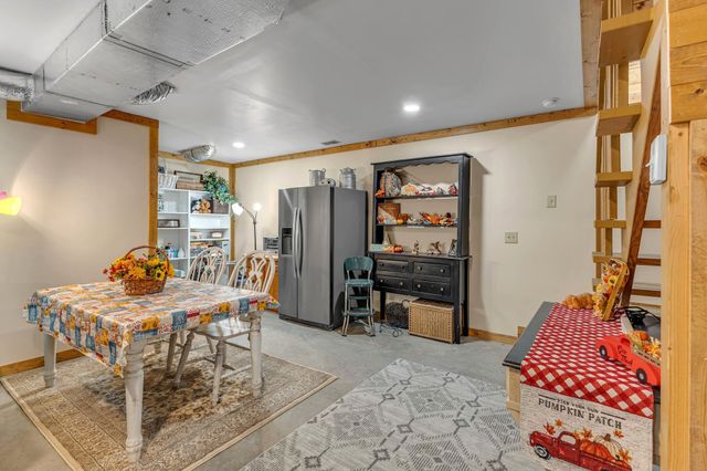 5833 Dewey Carr Rd, Bethpage, TN 37022