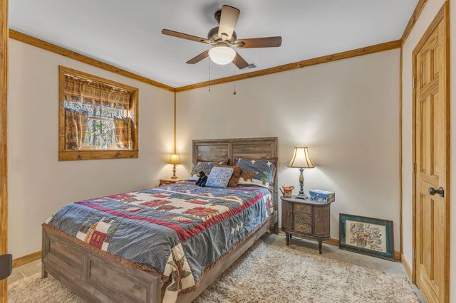 5833 Dewey Carr Rd, Bethpage, TN 37022