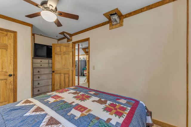 5833 Dewey Carr Rd, Bethpage, TN 37022