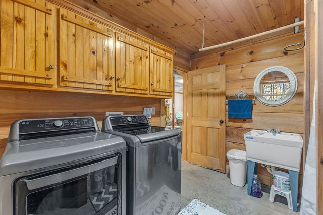 5833 Dewey Carr Rd, Bethpage, TN 37022