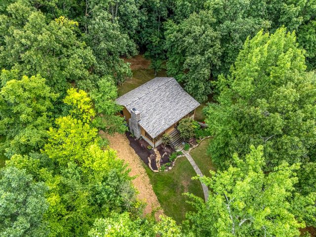 5833 Dewey Carr Rd, Bethpage, TN 37022
