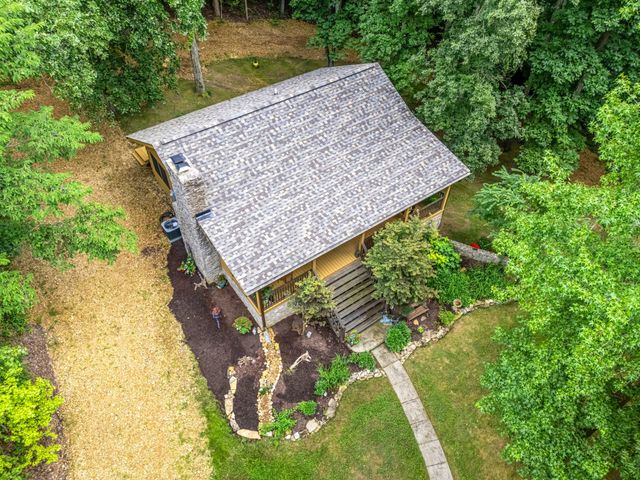 5833 Dewey Carr Rd, Bethpage, TN 37022