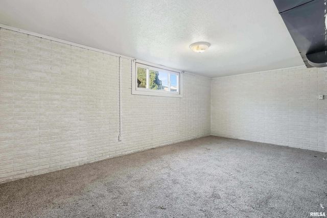 2846 MAGNOLIA Drive, Bettendorf, IA 52722