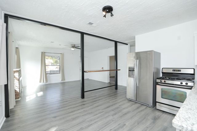 207 Cosmos Street, Houston, TX 77009