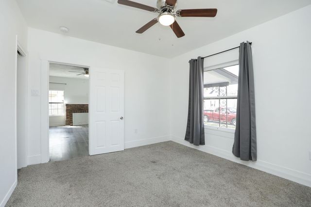 207 Cosmos Street, Houston, TX 77009