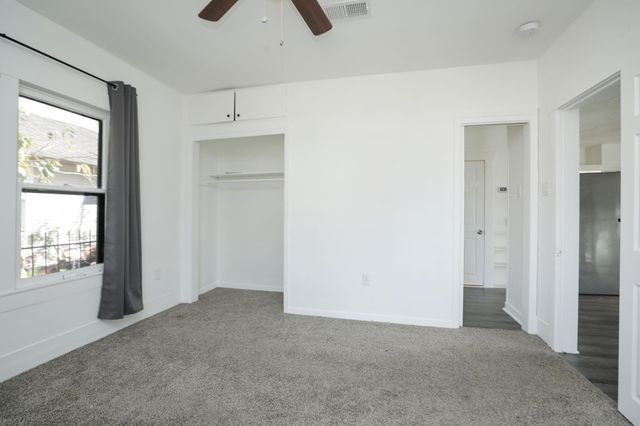 207 Cosmos Street, Houston, TX 77009