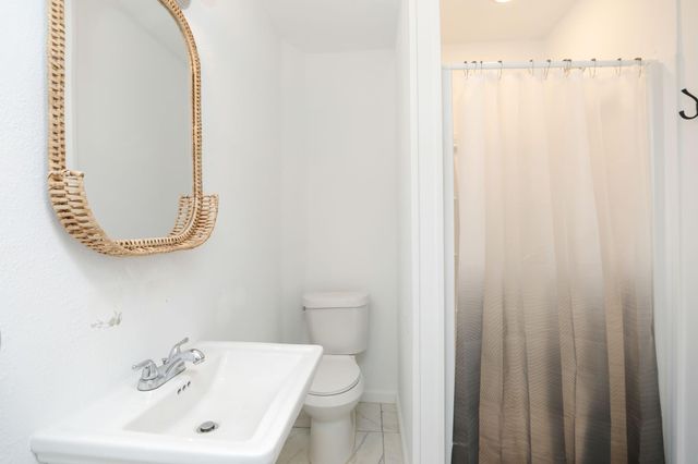 207 Cosmos Street, Houston, TX 77009